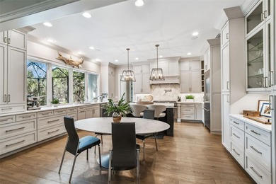 Welcome to this stunning, sophisticated and impeccably