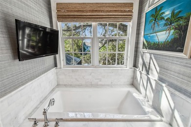 Welcome to this stunning, sophisticated and impeccably