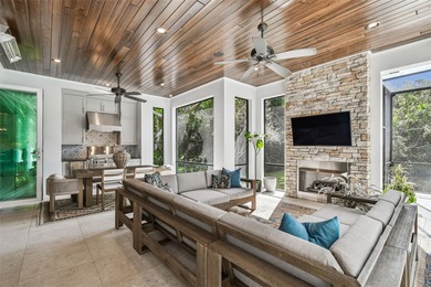 Welcome to this stunning, sophisticated and impeccably