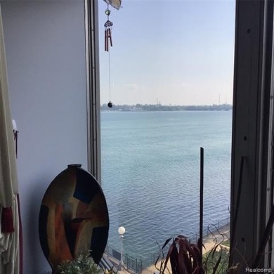 Welcome to this beautifully updated 1-bedroom, 1-bathroom condo