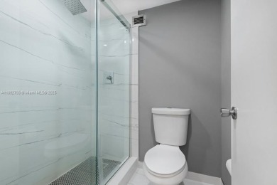 The Fabulous, Hallmark Of Hollywood Condominium- Resort-style