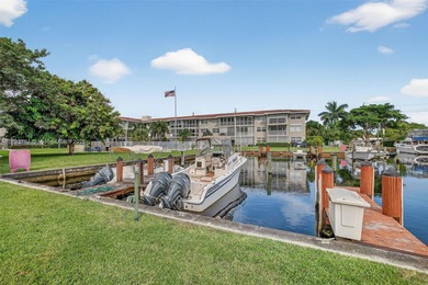 Top-floor unit w/ screened patio over peaceful water & pool
