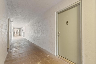 Beautifully updated 2-bedroom, 2-bath  Apartment. Prime Location