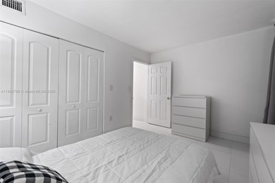 Beautifully updated 2-bedroom, 2-bath  Apartment. Prime Location