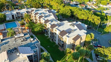 Beautifully updated 2-bedroom, 2-bath  Apartment. Prime Location