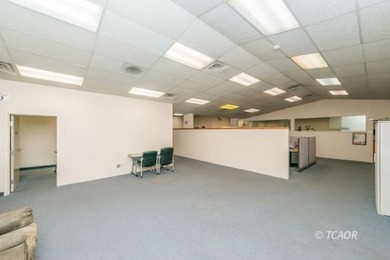 Take advantage of an exceptional business opportunity with this