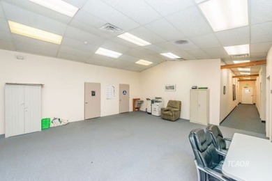 Take advantage of an exceptional business opportunity with this