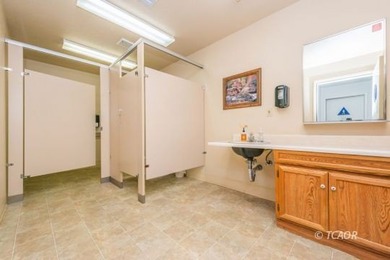 Excellent income-producing property with strong tenants already