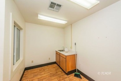 Excellent income-producing property with strong tenants already