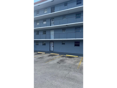 ONE BEDROOM CONDOMINIUM IN THE CENTER IF NORTH MIAMI RIGHT ON