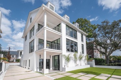 This remarkable contemporary residence on prestigious Murray