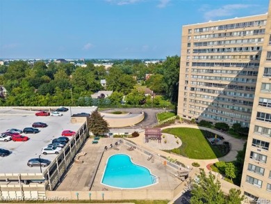 Detroit High Rise Luxury on the River: Completely Designed and