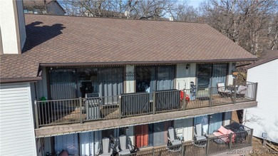 101 Circle Edge #20-3A in Lake Ozark offers a light-filled