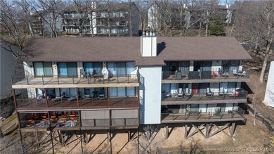 101 Circle Edge #20-3A in Lake Ozark offers a light-filled