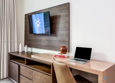 MODERN 1BD/1BA UNIT IN THE MAIN BUILDING OF COSTA HOLLYWOOD