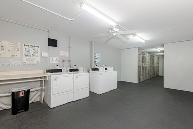 PRICED TO SELL! 55+ community with LOTS OF AMENITIES! 2 bedroom