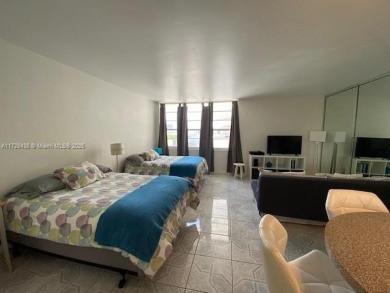 Big studio with full kitchen for sale At Decoplage Condominium