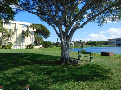 LOVELY AND VERY SPACIOUS 1 BD 1.5 BATH ON THE 2ND FLOOR. BIG EAT