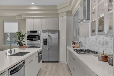 STUNNING 3-BEDROOM MIRA VILLA CONDO WITH PANORAMIC VIEWS! MODERN