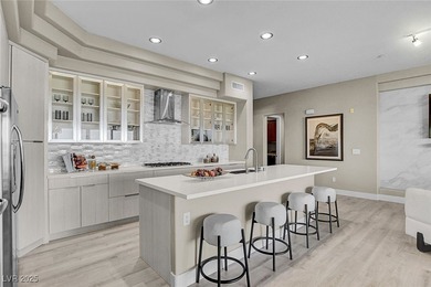 STUNNING 3-BEDROOM MIRA VILLA CONDO WITH PANORAMIC VIEWS! MODERN