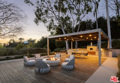 Originally designed in 1986 by renowned architect Ted Tanaka