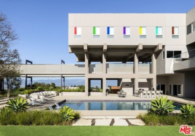 Originally designed in 1986 by renowned architect Ted Tanaka