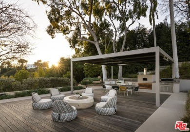 Originally designed in 1986 by renowned architect Ted Tanaka