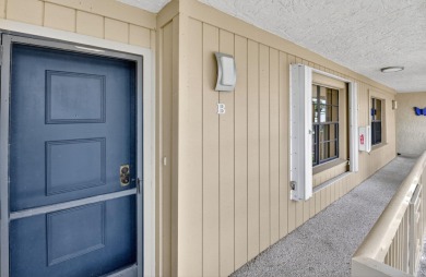 Spacious & Elegant 3BR + Den, 2BA with Lake Views in Hunters