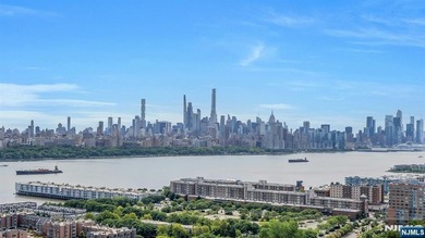 Welcome to One Park #1009 aEUR* High-Floor Luxury with Iconic