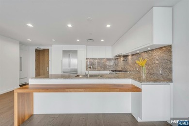 Welcome to One Park #1009 aEUR* High-Floor Luxury with Iconic