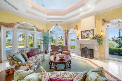 Water, water everywhere! This stunning Sailfish Point residence