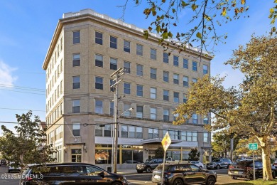 Spacious & Clean 1 bdr condo w/gated & assigned parking located