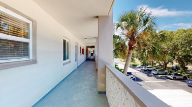 BEAUTIFULLY RENOVATED 2-BEDROOM CONDO NEAR CLEARWATER BEACH