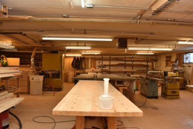 One of the largest units in this complex, owner occupied for 30