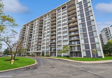 Attention all investors! Only building that be rented! Large