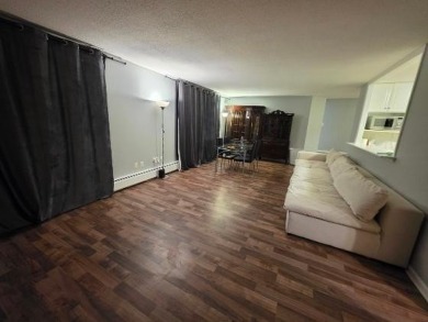 Attention all investors! Only building that be rented! Large