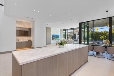 Brilliantly staged in Boca Raton's prestigious Golden Harbour