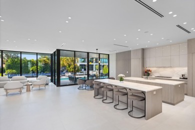 Brilliantly staged in Boca Raton's prestigious Golden Harbour