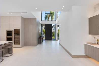 Brilliantly staged in Boca Raton's prestigious Golden Harbour