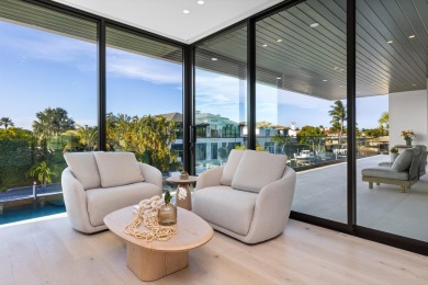 Brilliantly staged in Boca Raton's prestigious Golden Harbour