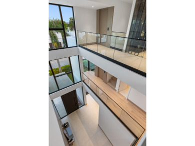 Brilliantly staged in Boca Raton's prestigious Golden Harbour