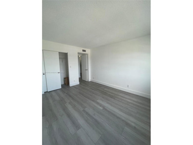 Charming 1-Bedroom Condo in Fort Lauderdale
Discover this cozy