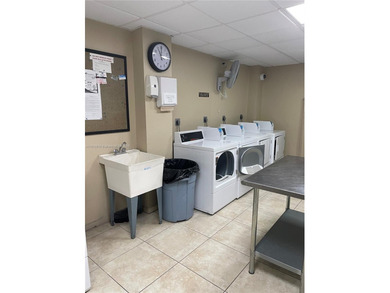 Charming 1-Bedroom Condo in Fort Lauderdale
Discover this cozy