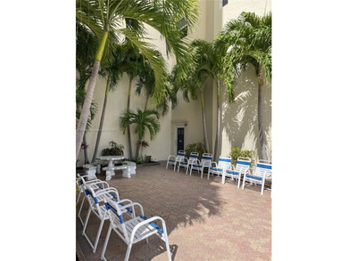 Charming 1-Bedroom Condo in Fort Lauderdale
Discover this cozy