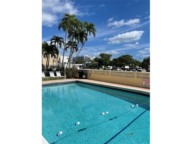 Charming 1-Bedroom Condo in Fort Lauderdale
Discover this cozy