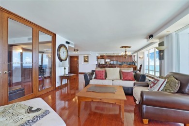 2BR/2BA at prestigious Point of Americas I is updated and
