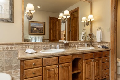 Hassle-free vacation home: Stunning mountain vistas greet you