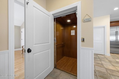 Beautiful Contemporary Custom Home - Just 3rd from the Beach!