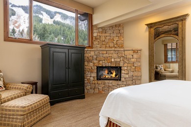 Hassle-free vacation home: Stunning mountain vistas greet you