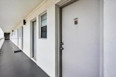 Fabulous 1/1 condo just 1 mile from the beach in an all-ages